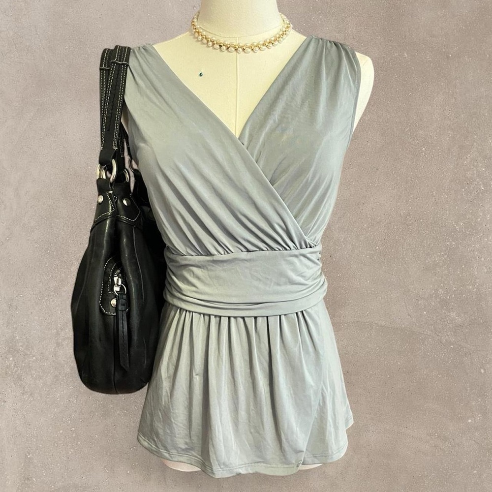 🌹5 for $50🌹Banana Republic Light Gray Wrap-Style Sleeveless Blouse